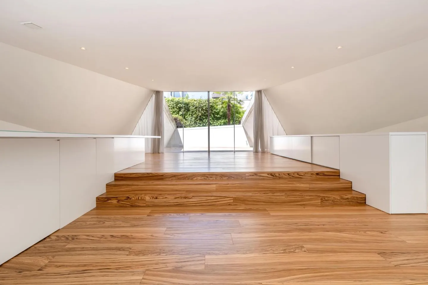 Villa contemporaine aux Eaux-Vives - Photo 2 sur 13