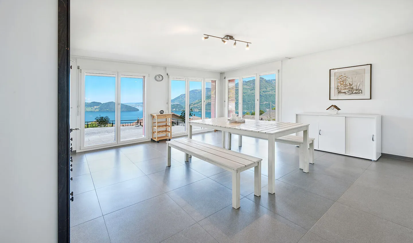 Vivere con vista – spazioso, luminoso e con vista mozzafiato sul lago - Foto 4 di 6