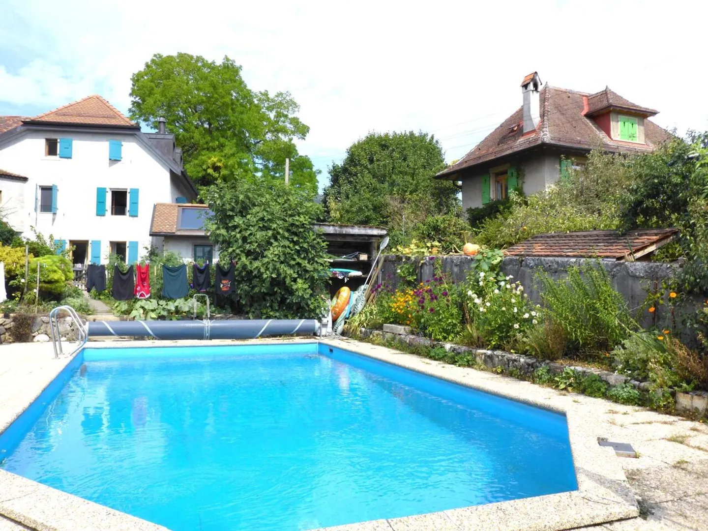 Magnificent 4.5-room apartment in a village house, garden access - Photo 4 of 12