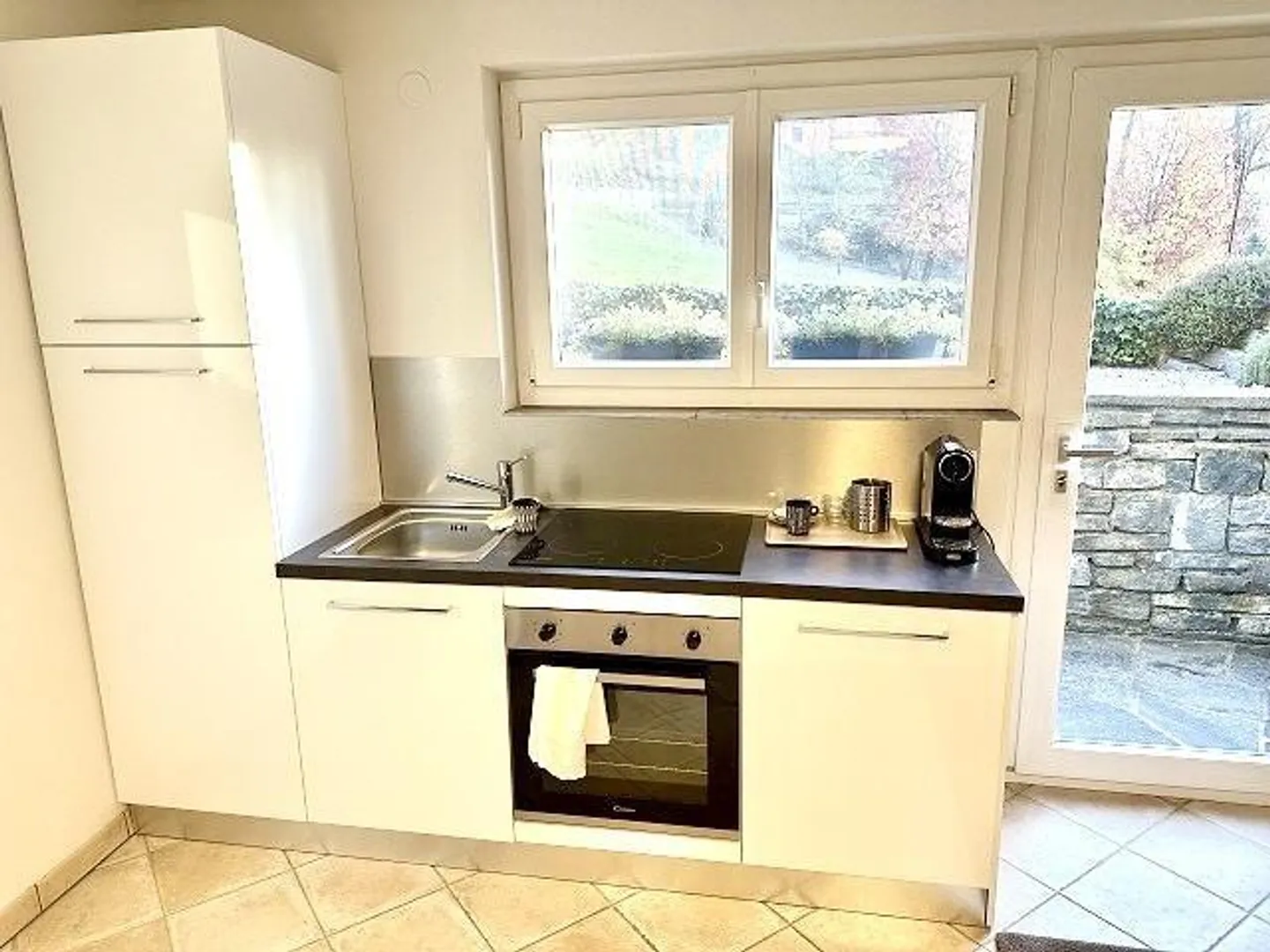 Country house with 2 apartments in a secluded location with plenty of land - Photo 20 of 55