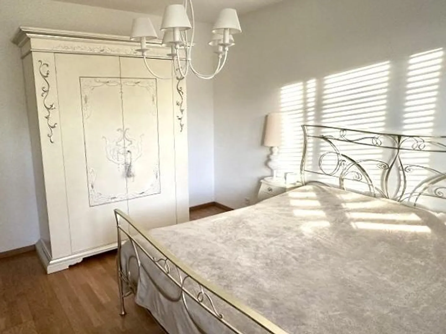 Country house with 2 apartments in a secluded location with plenty of land - Photo 26 of 55