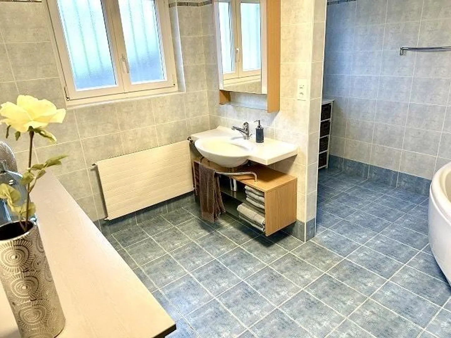 Country house with 2 apartments in a secluded location with plenty of land - Photo 28 of 55