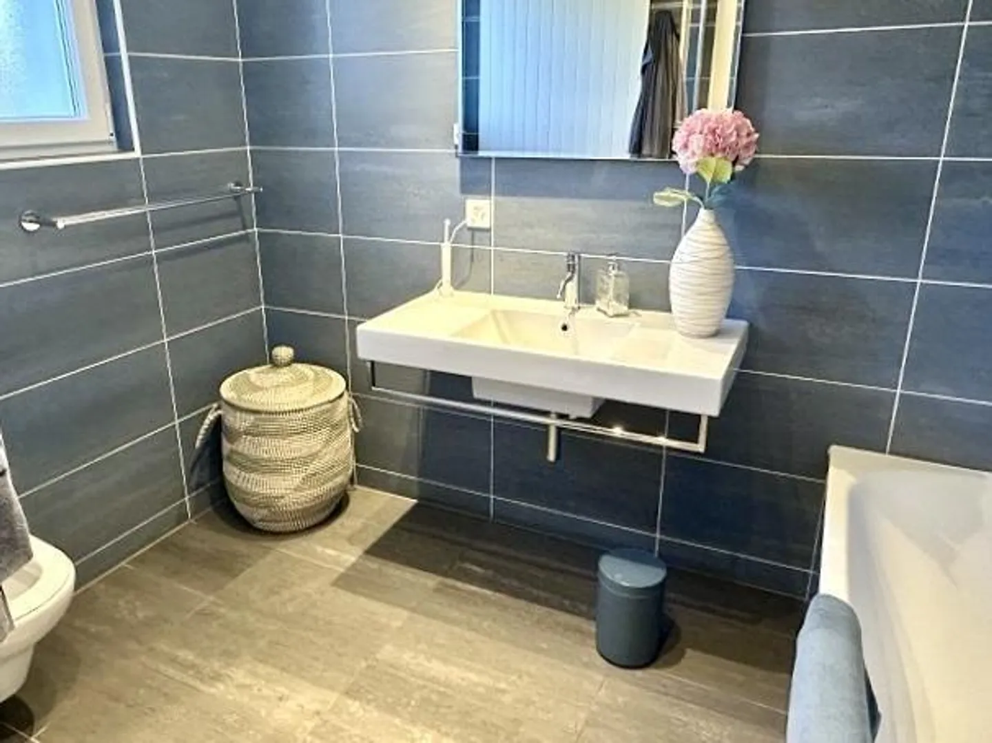 Country house with 2 apartments in a secluded location with plenty of land - Photo 29 of 55