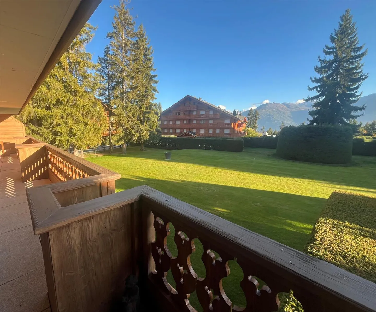 Wunderschöne 3,5 Zimmer in einer hochwertigen Residenz - Foto 2 von 2