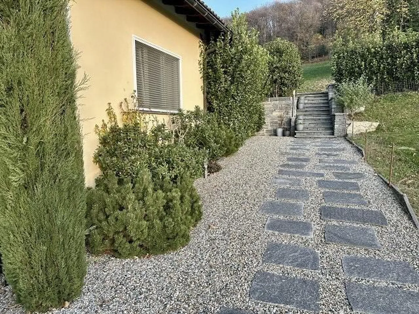 Country house with 2 apartments in a secluded location with plenty of land - Photo 50 of 55