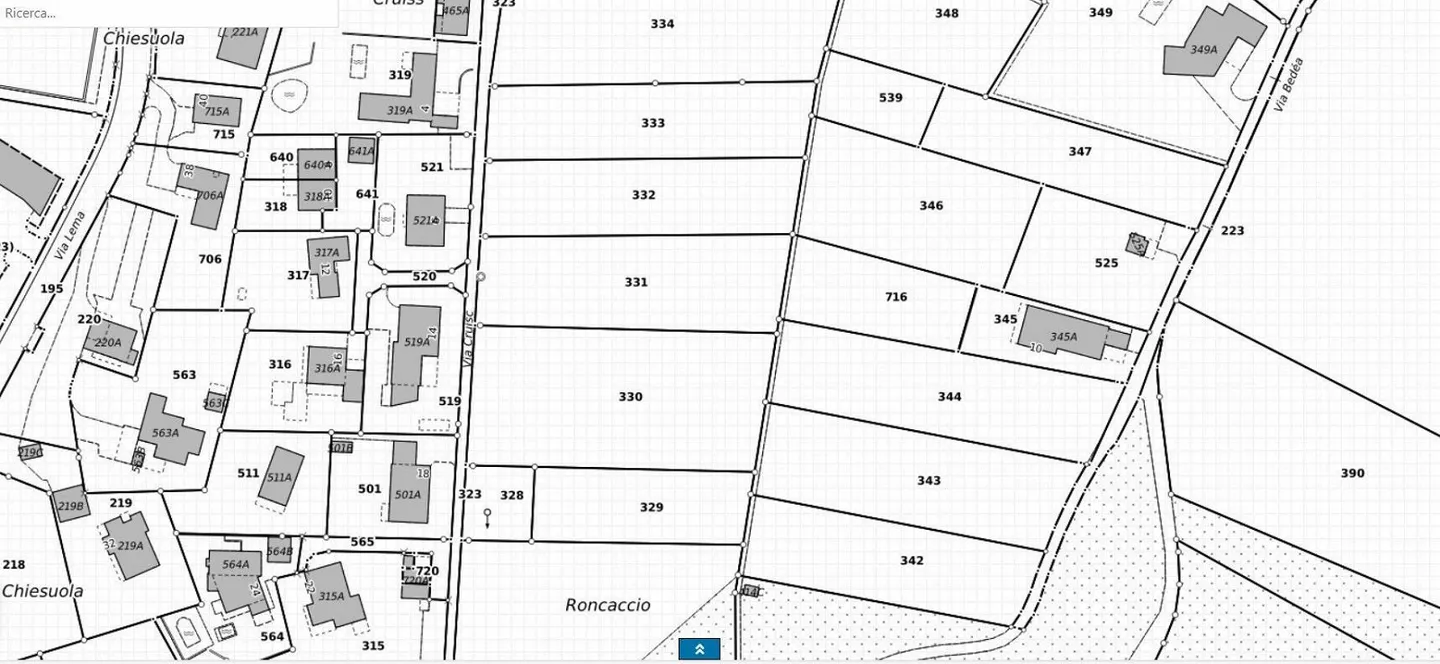 Country house with 2 apartments in a secluded location with plenty of land - Photo 52 of 55