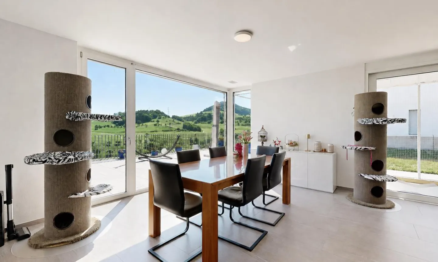 Maison moderne avec vue dégagée et beaucoup de confort de vie - Photo 7 sur 11