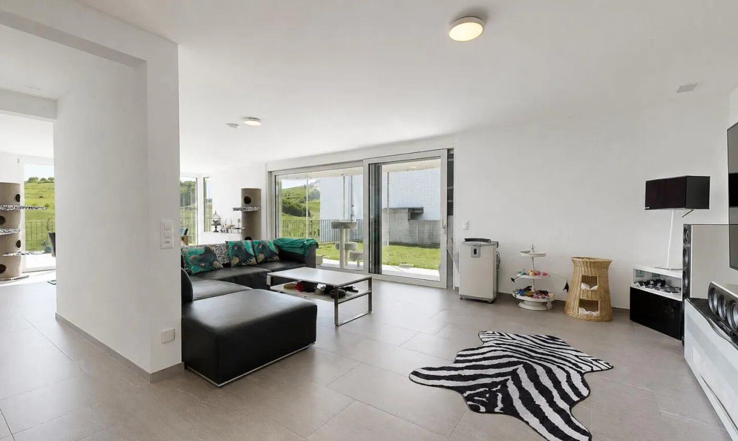 Maison moderne avec vue dégagée et beaucoup de confort de vie - Photo 9 sur 11