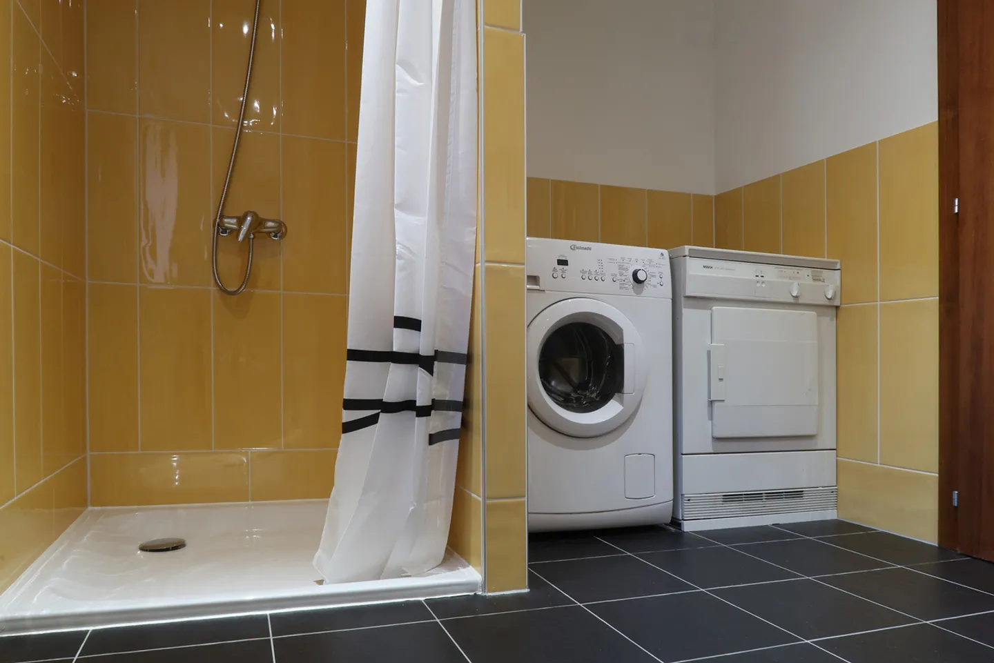 In vendita affascinante casa di villaggio 4,5 stanze con ristorante - Foto 10 di 20