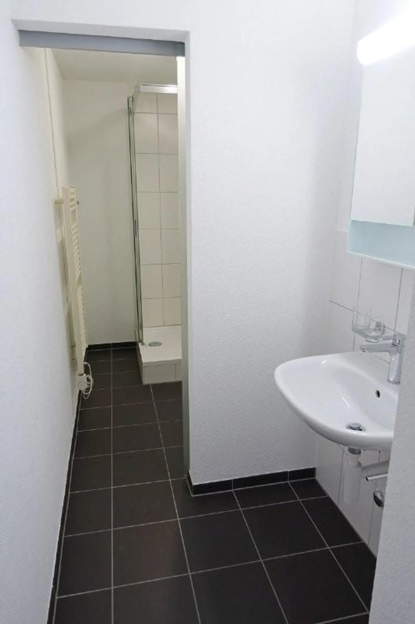 Top offer with generous seating area! - Photo 4 of 5