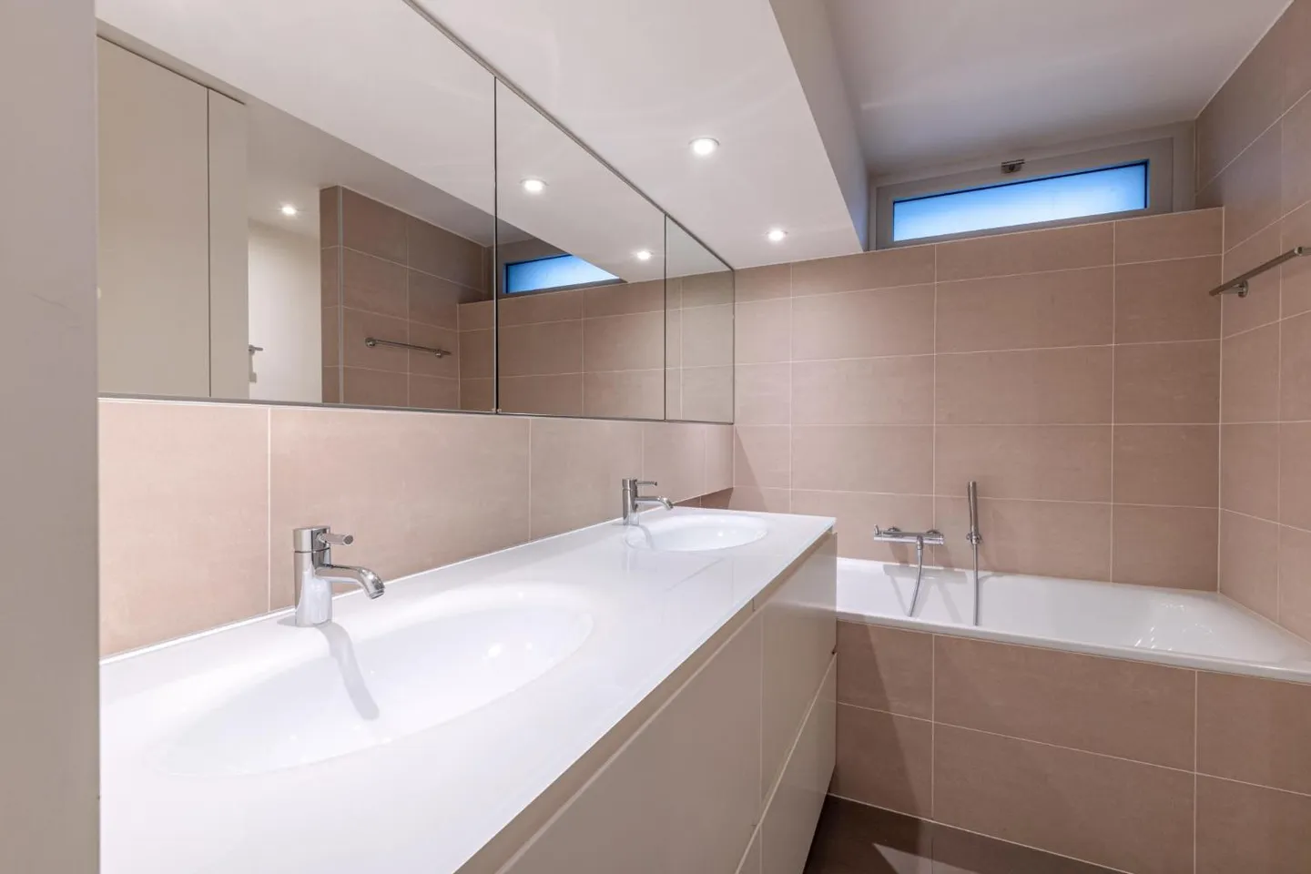 Villa contemporaine aux Eaux-Vives - Photo 13 sur 13
