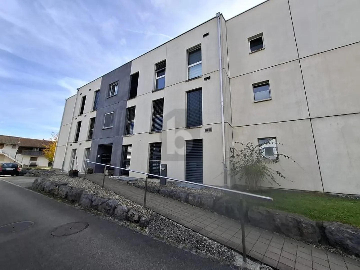 PFLEGE- ODER FITNESS- UND WELLNESS-CENTER - Foto 1 von 6