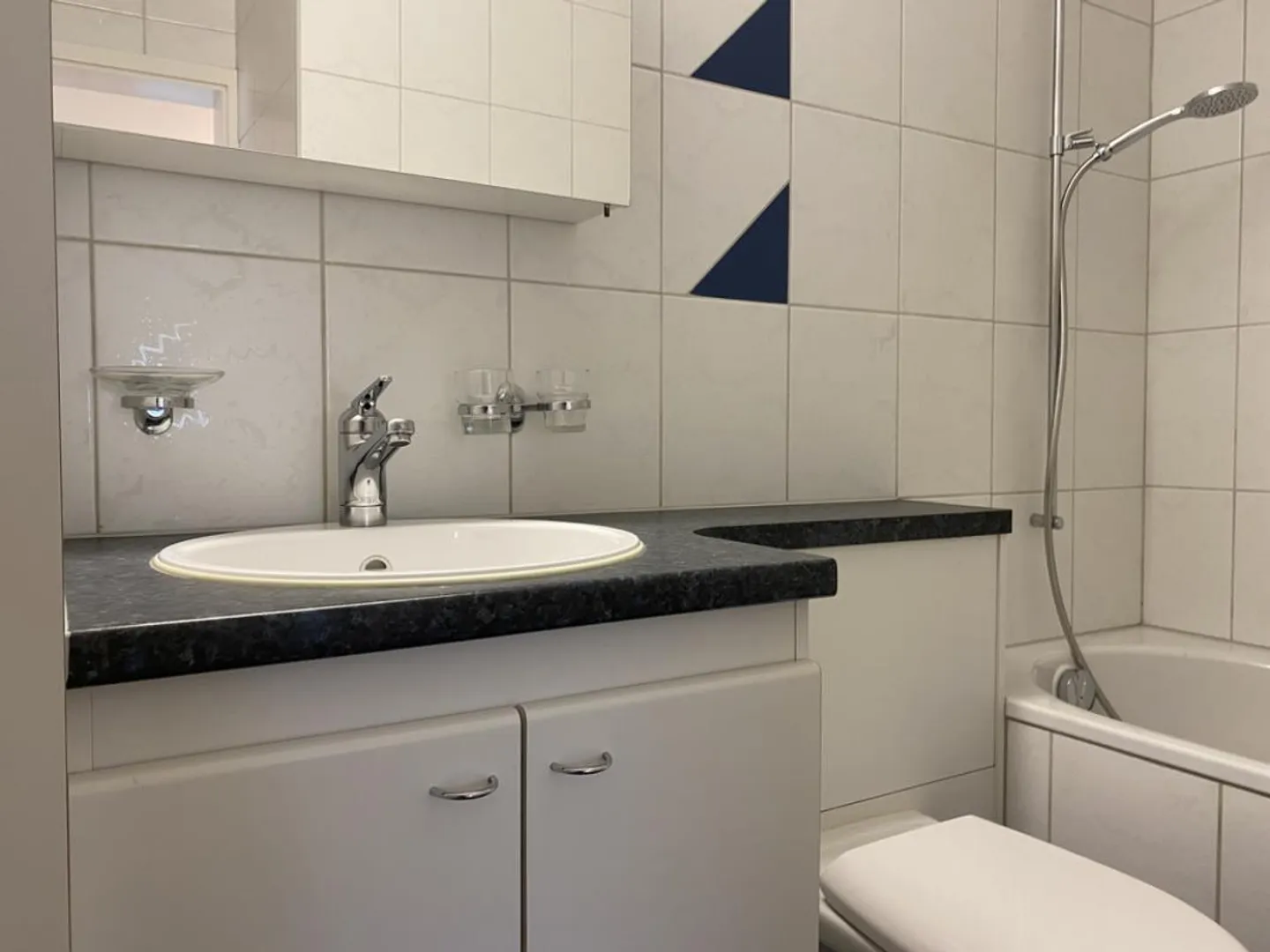 From City Hustle to Greenery - Photo 7 of 8