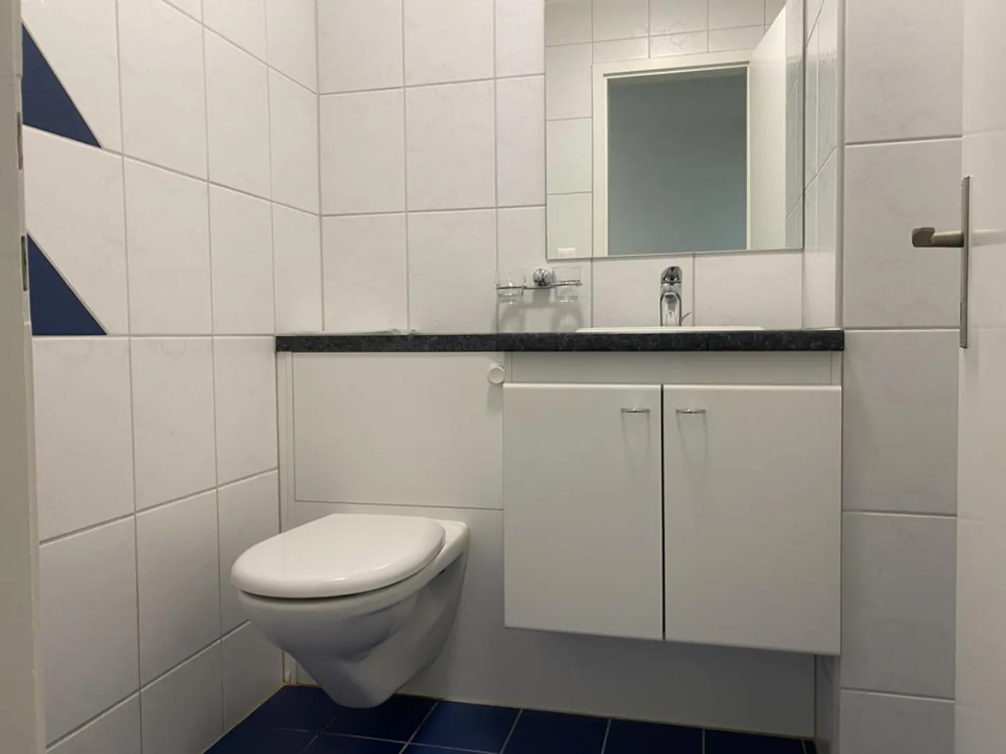 From City Hustle to Greenery - Photo 8 of 8