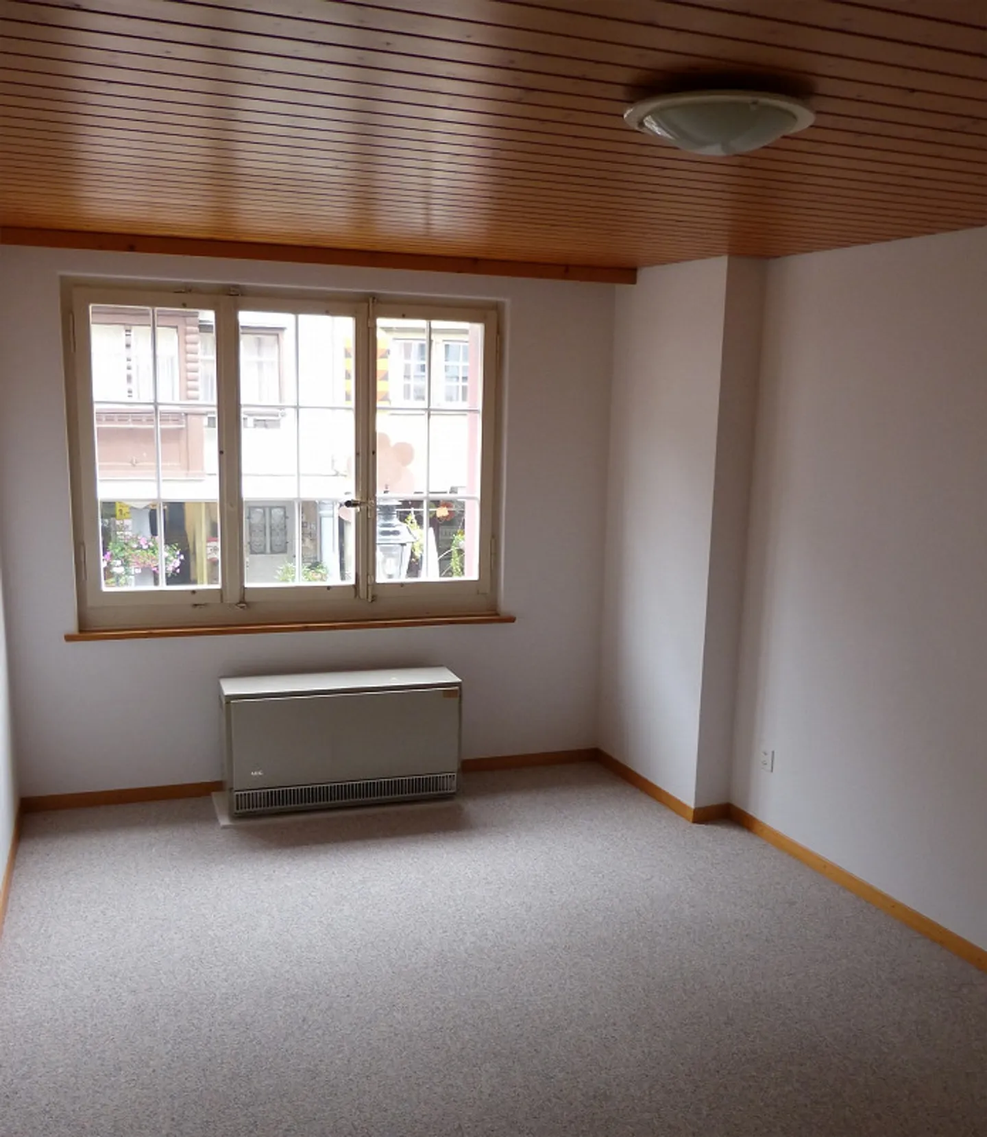 Appartement 2.5 pièces confortable - Photo 4 sur 7