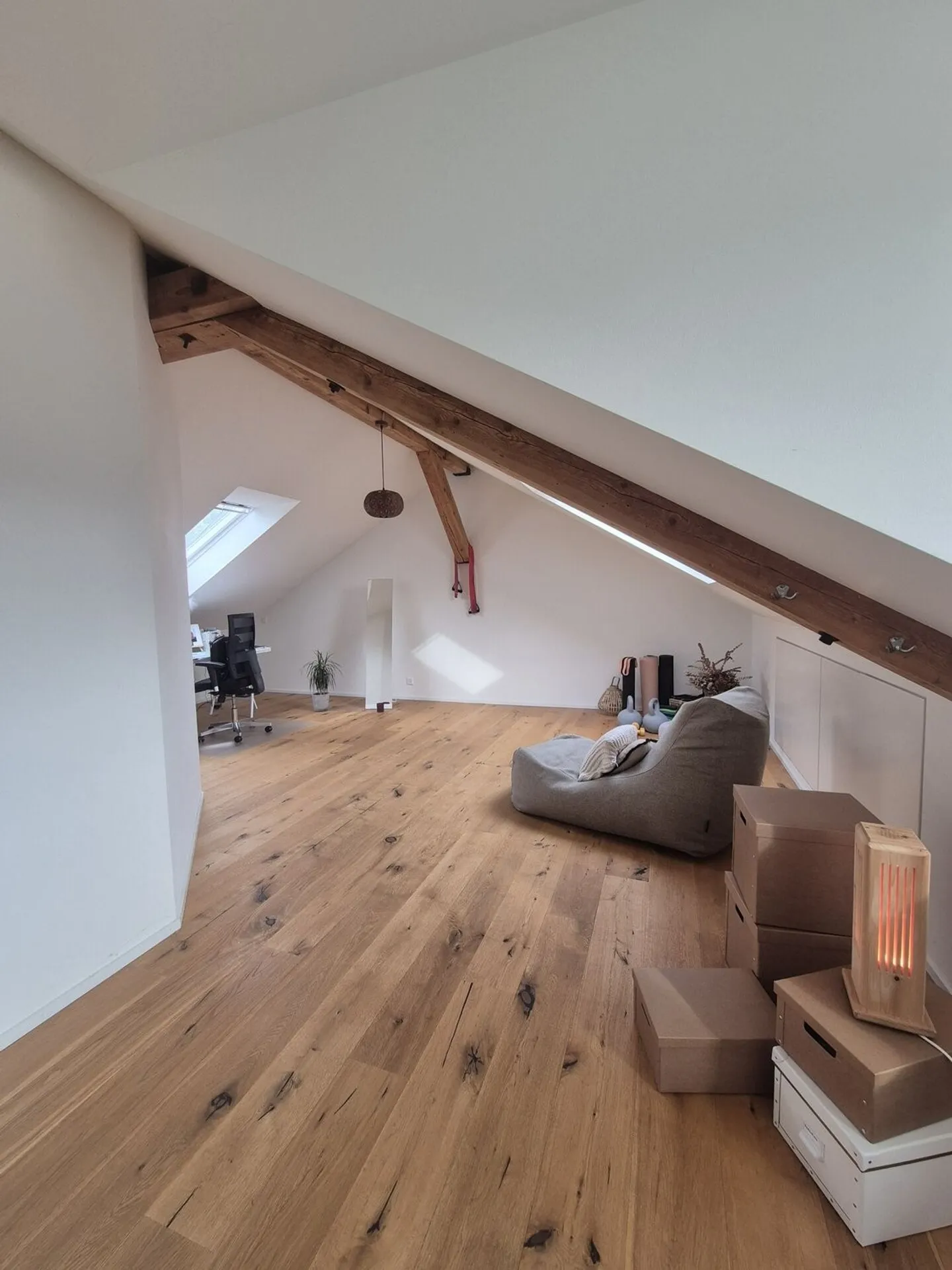 Vie urbaine sur deux niveaux - Maisonette de 3,5 pièces à Albisriederplatz - Photo 9 sur 13