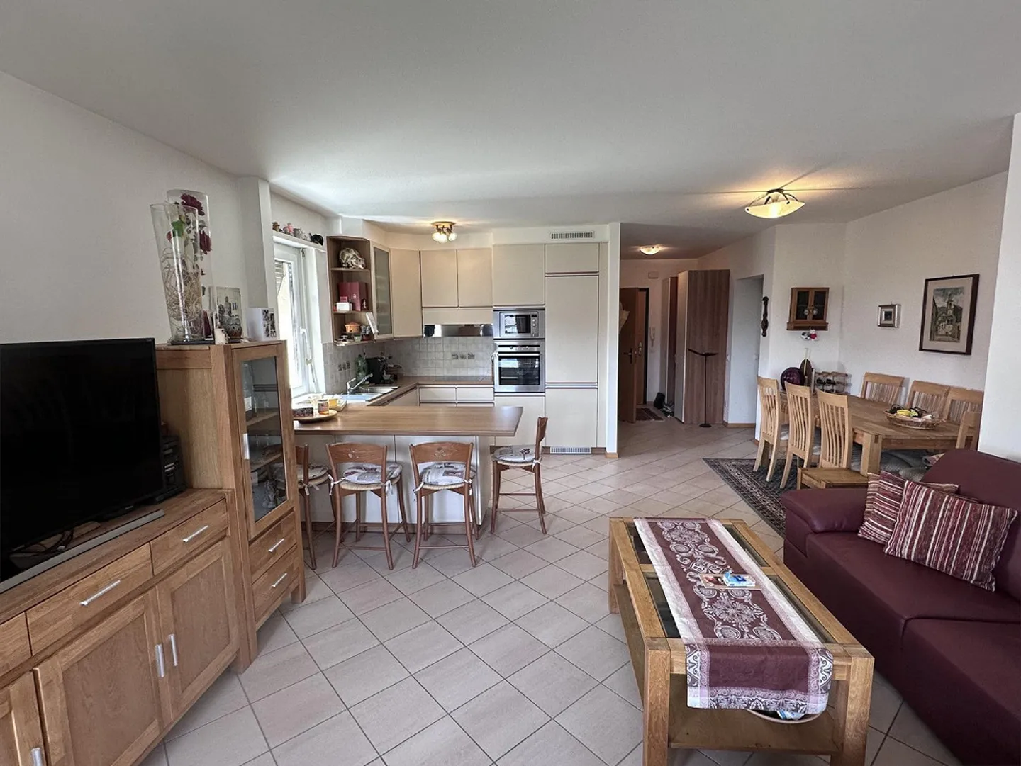 APPARTEMENT PANORAMIQUE DE 4,5 CHAMBRES À VENDRE À MORBIO INFERIORE - Photo 2 sur 13