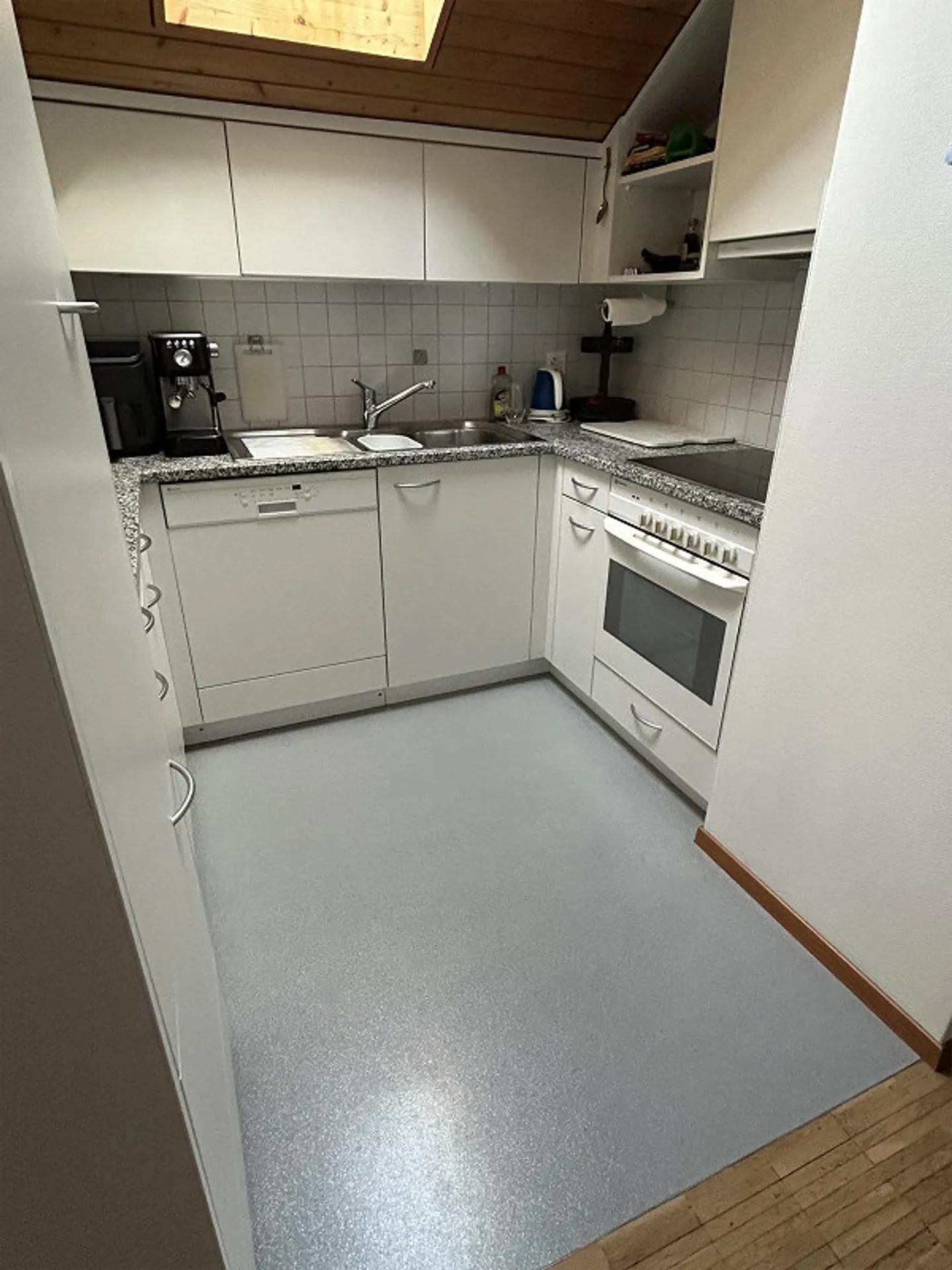 très belle et grande penthouse de 3.5 pièces - Photo 1 sur 8