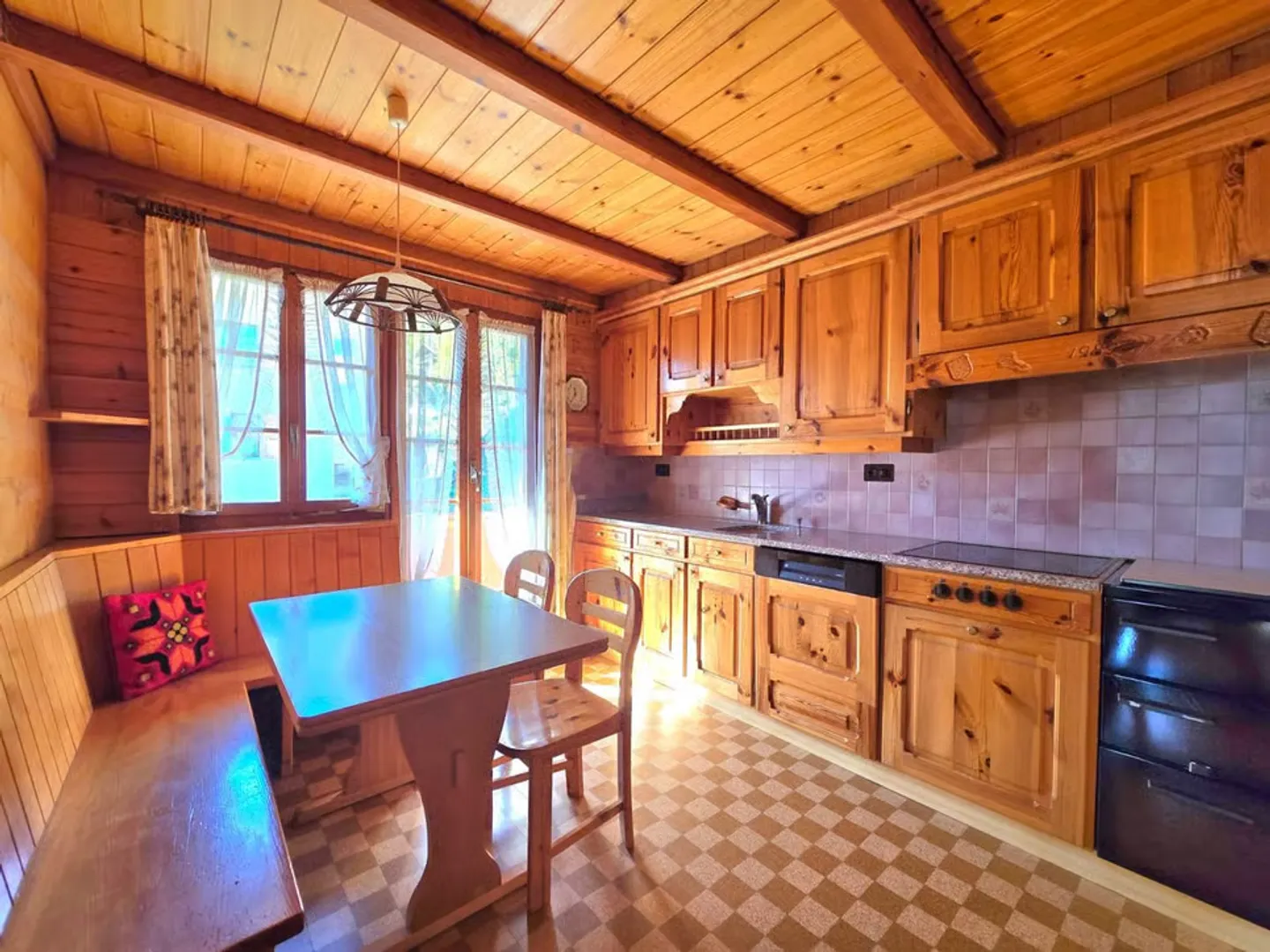 Grande maison familiale avec 2 appartements, surface commerciale, grange et exté - Foto 8 von 13