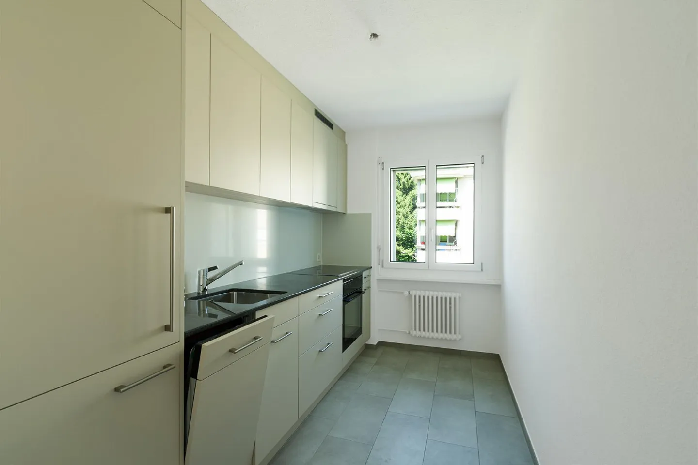 Appartement moderne de 3 pièces avec espace de jardin - Photo 1 sur 6