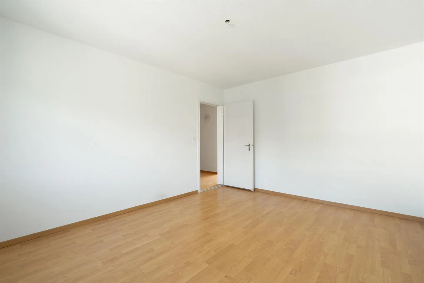 Appartement moderne de 3 pièces avec espace de jardin - Photo 6 sur 6