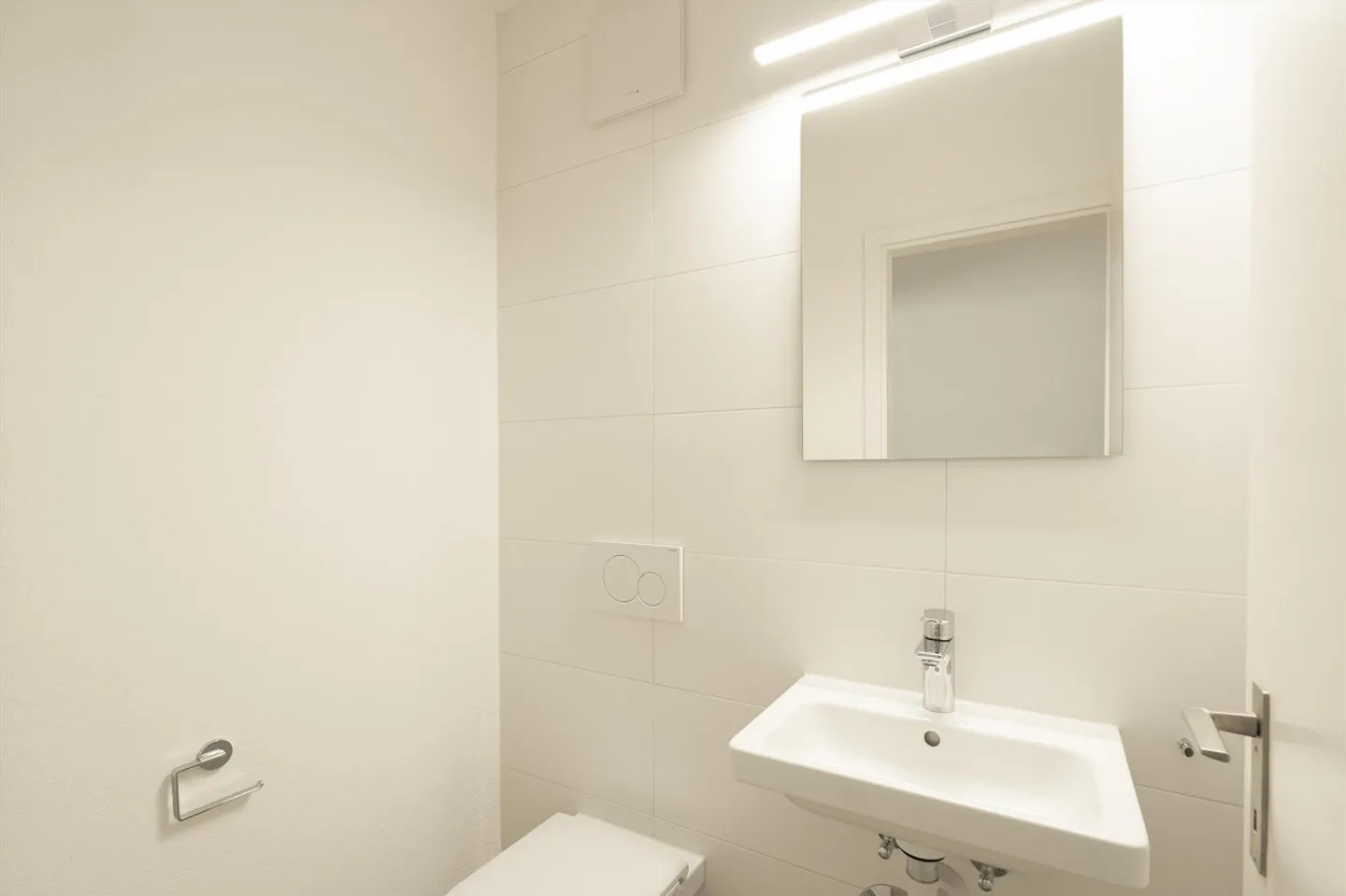 Appartement moderne de 3 pièces avec espace de jardin - Photo 3 sur 6