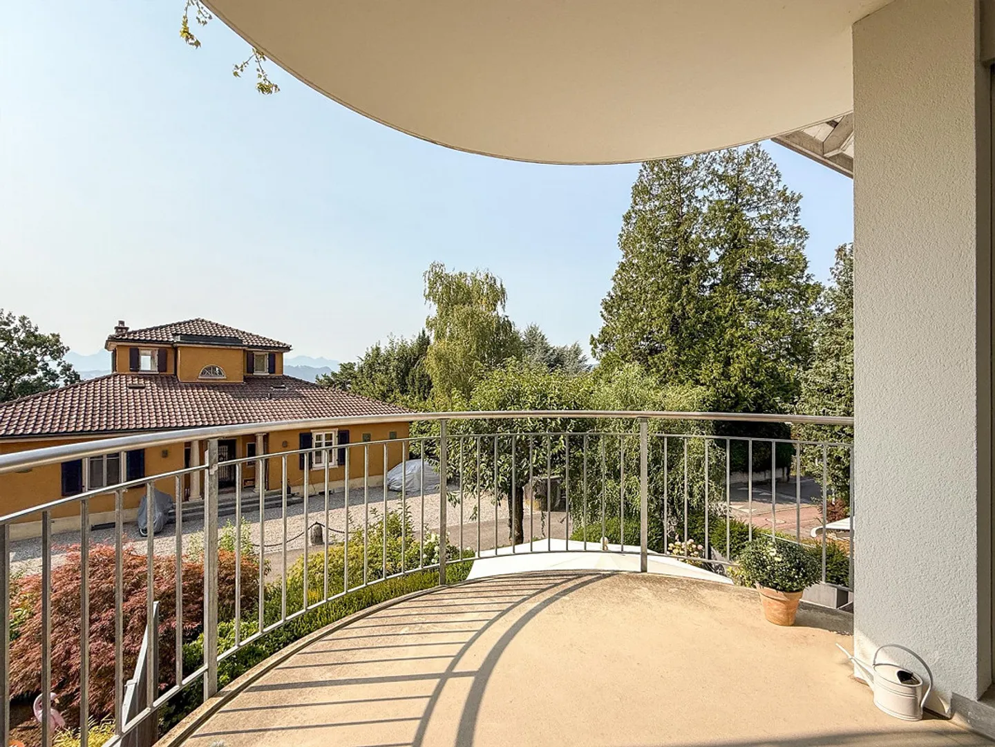 Stylish condominium in a beautiful location in Rüfenacht - Photo 6 of 23