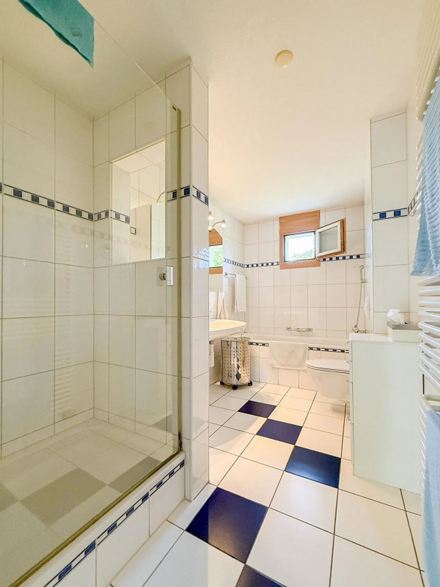 Stylish condominium in a beautiful location in Rüfenacht - Photo 15 of 23