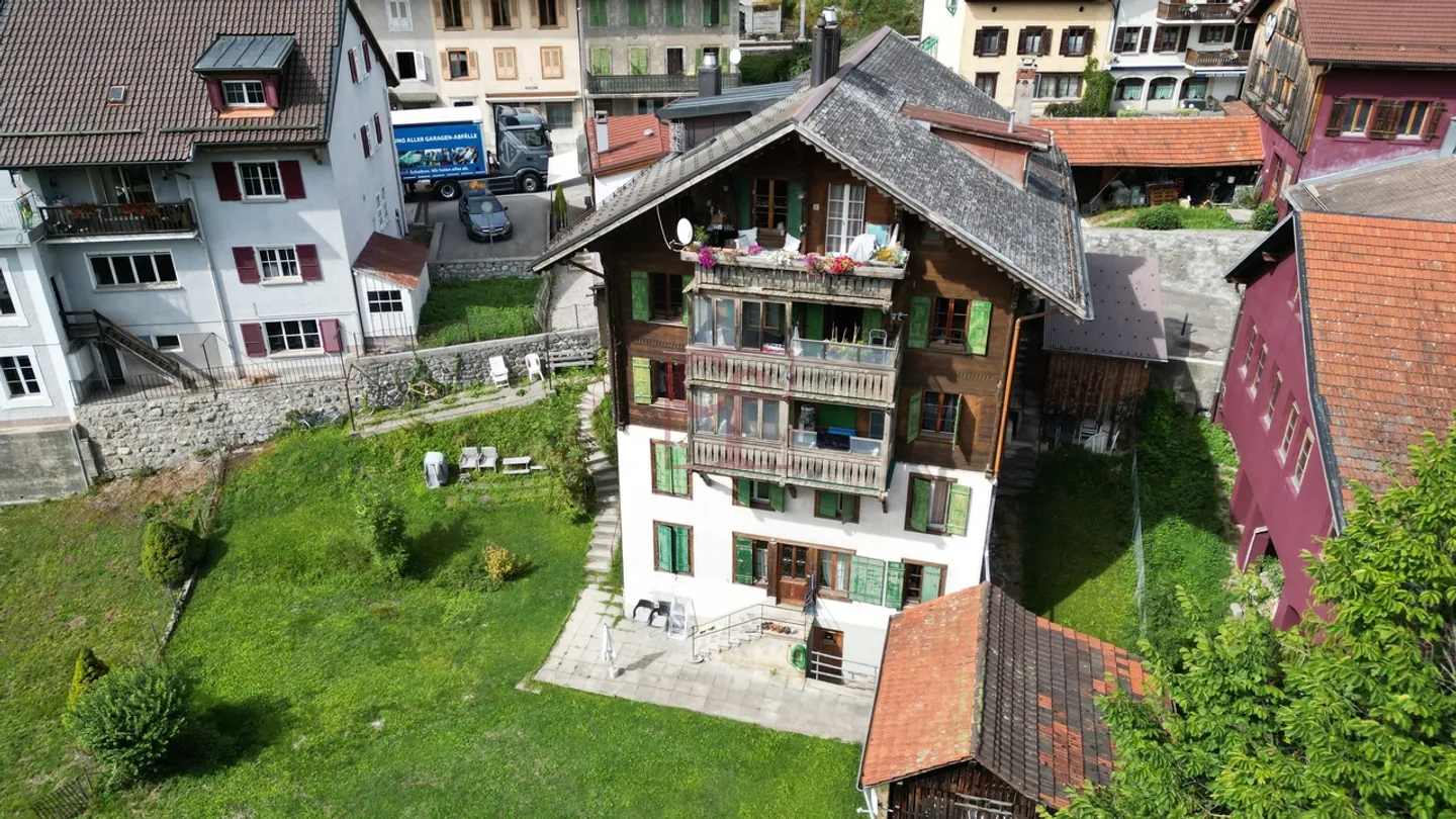 Ideal gelegenes Renditeobjekt im Herzen des Dorfes - Foto 1 von 7