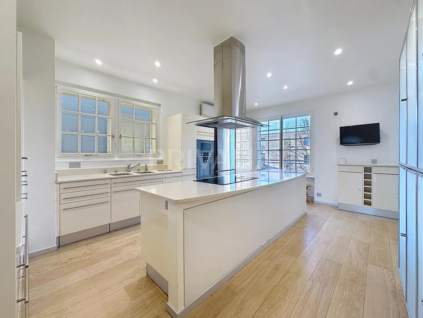 Charmante individuelle Familienvilla im Herzen des Dorfes Vandoeuvres - Foto 4 von 13