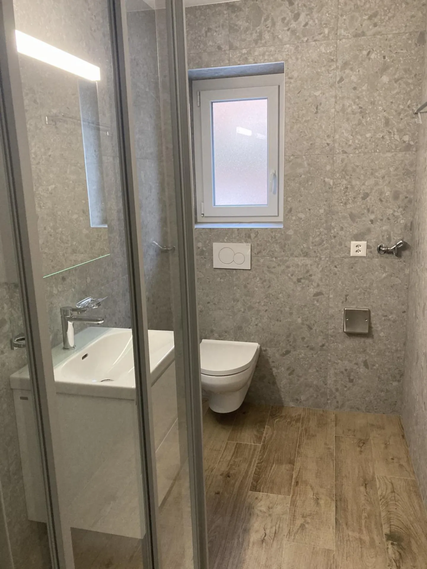 Charmant appartement 3 pièces - Photo 2 sur 8