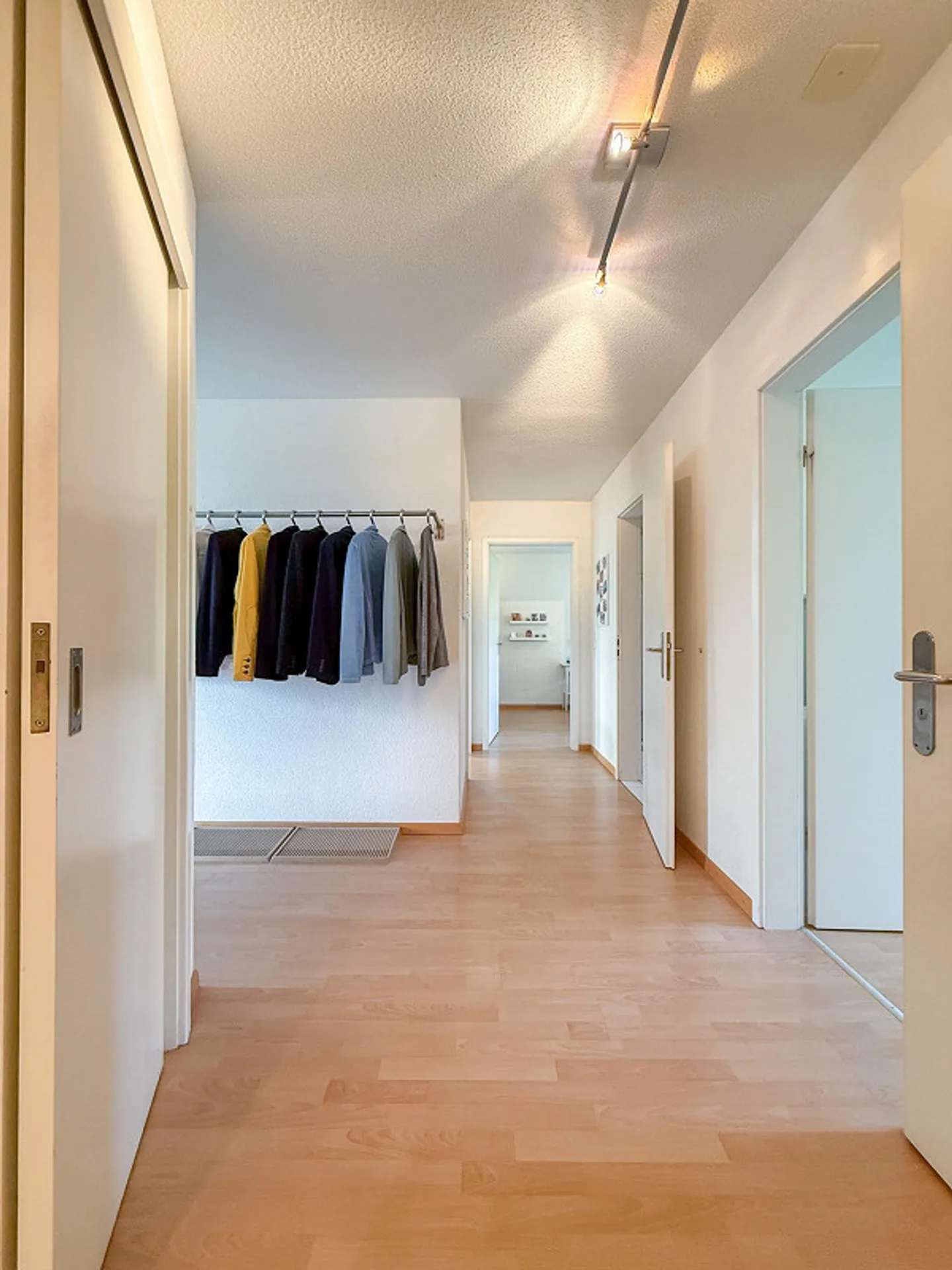Stylish condominium in a beautiful location in Rüfenacht - Photo 18 of 23