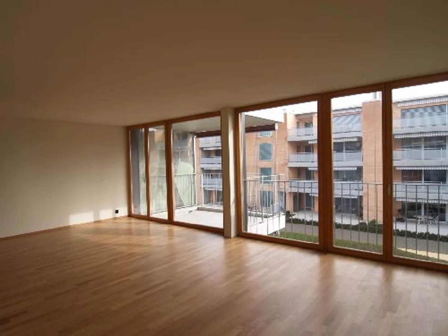 Attraktive Maisonette in Oberwinterthur - Foto 3 von 7