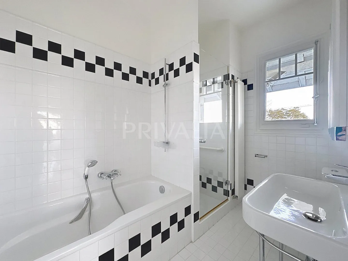 Charmante individuelle Familienvilla im Herzen des Dorfes Vandoeuvres - Foto 9 von 13