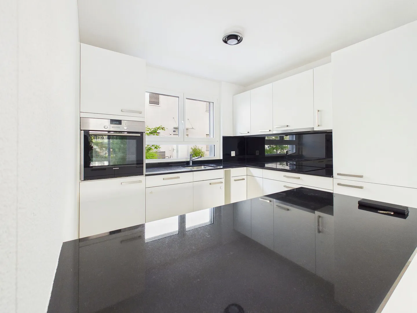 Spacious and light-filled family townhouse - Photo 3 of 20
