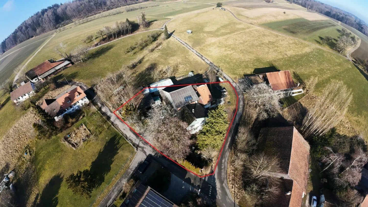 Perfect plot for multi-family house - 1,875 m² village zone 2 - Photo 1 of 18