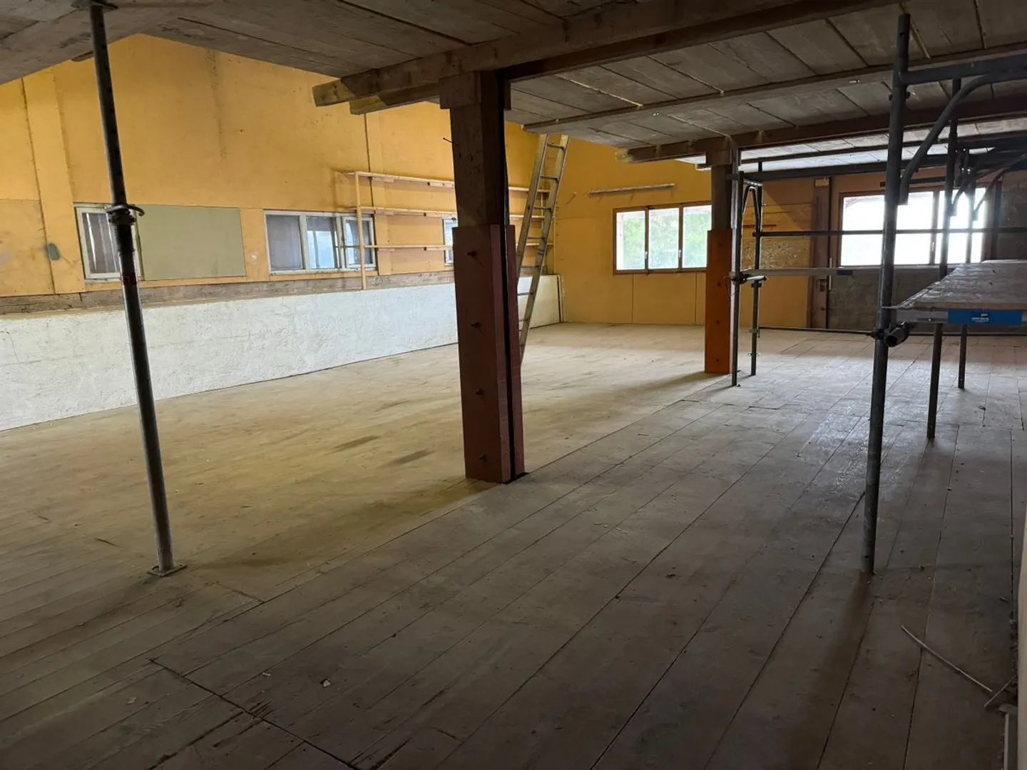 MAGAZZINO SPAZIOSO SU DUE PIANI - Foto 3 di 8