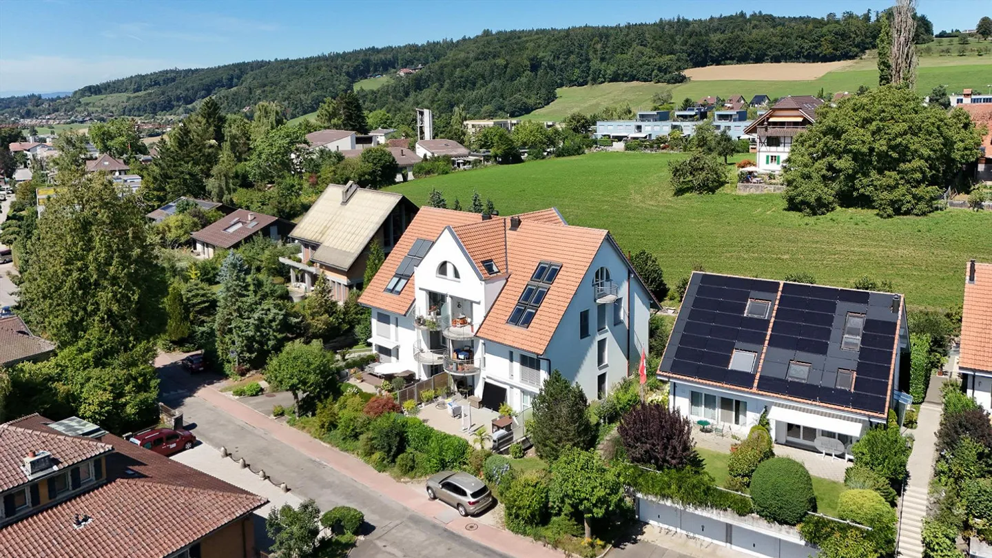 Stylish condominium in a beautiful location in Rüfenacht - Photo 21 of 23