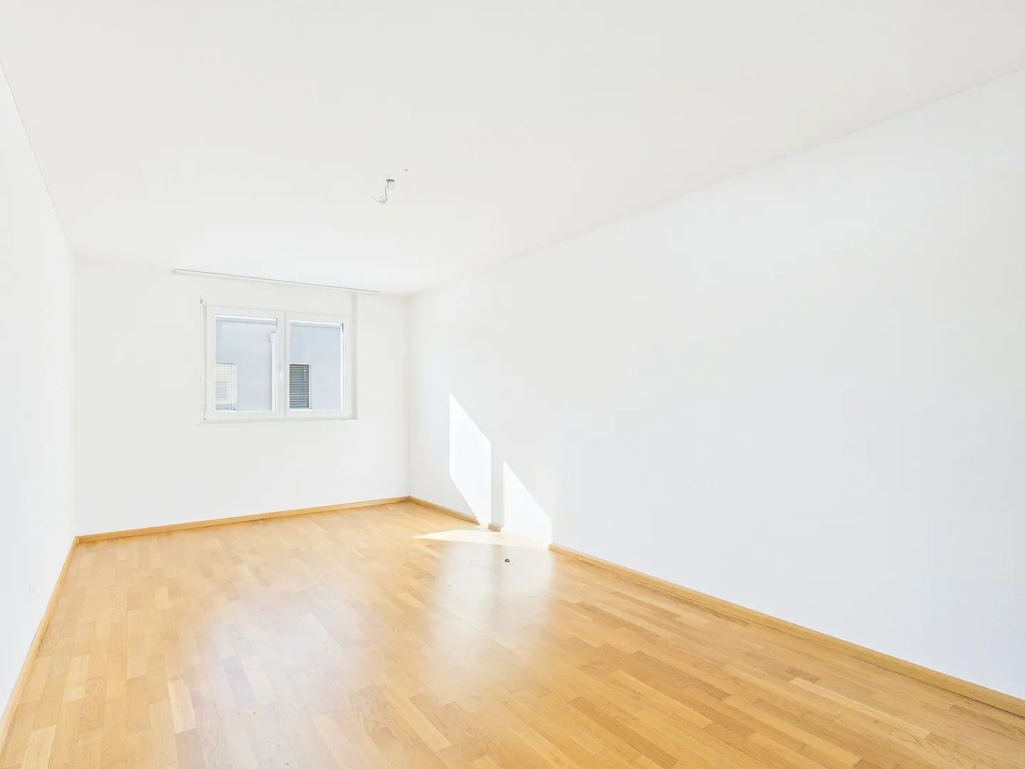 Spacious and light-filled family townhouse - Photo 9 of 20