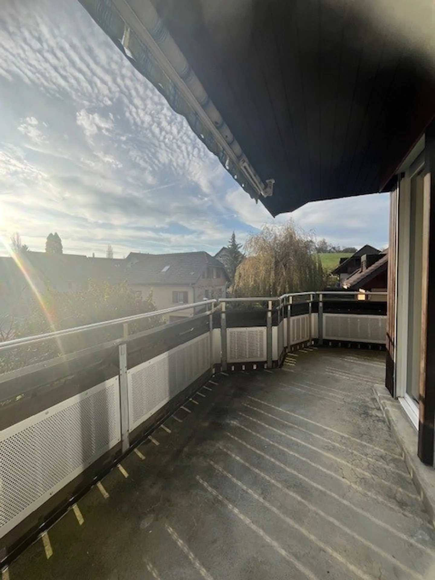 Ihre Wohlfühloase! Heimelige 4.0-Zimmerwohnung im Grünen zu vermieten - Foto 3 von 12