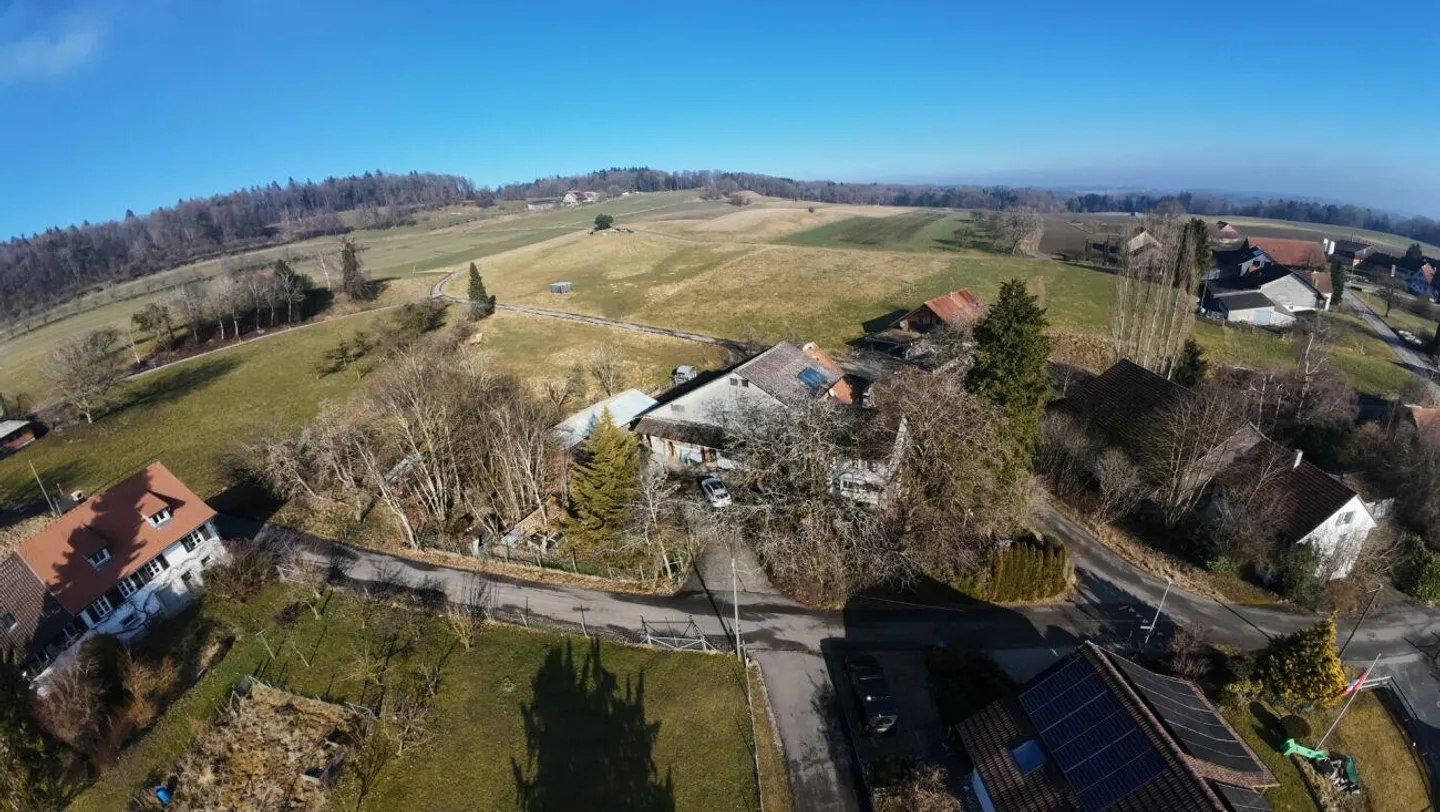 Perfect plot for multi-family house - 1,875 m² village zone 2 - Photo 6 of 18