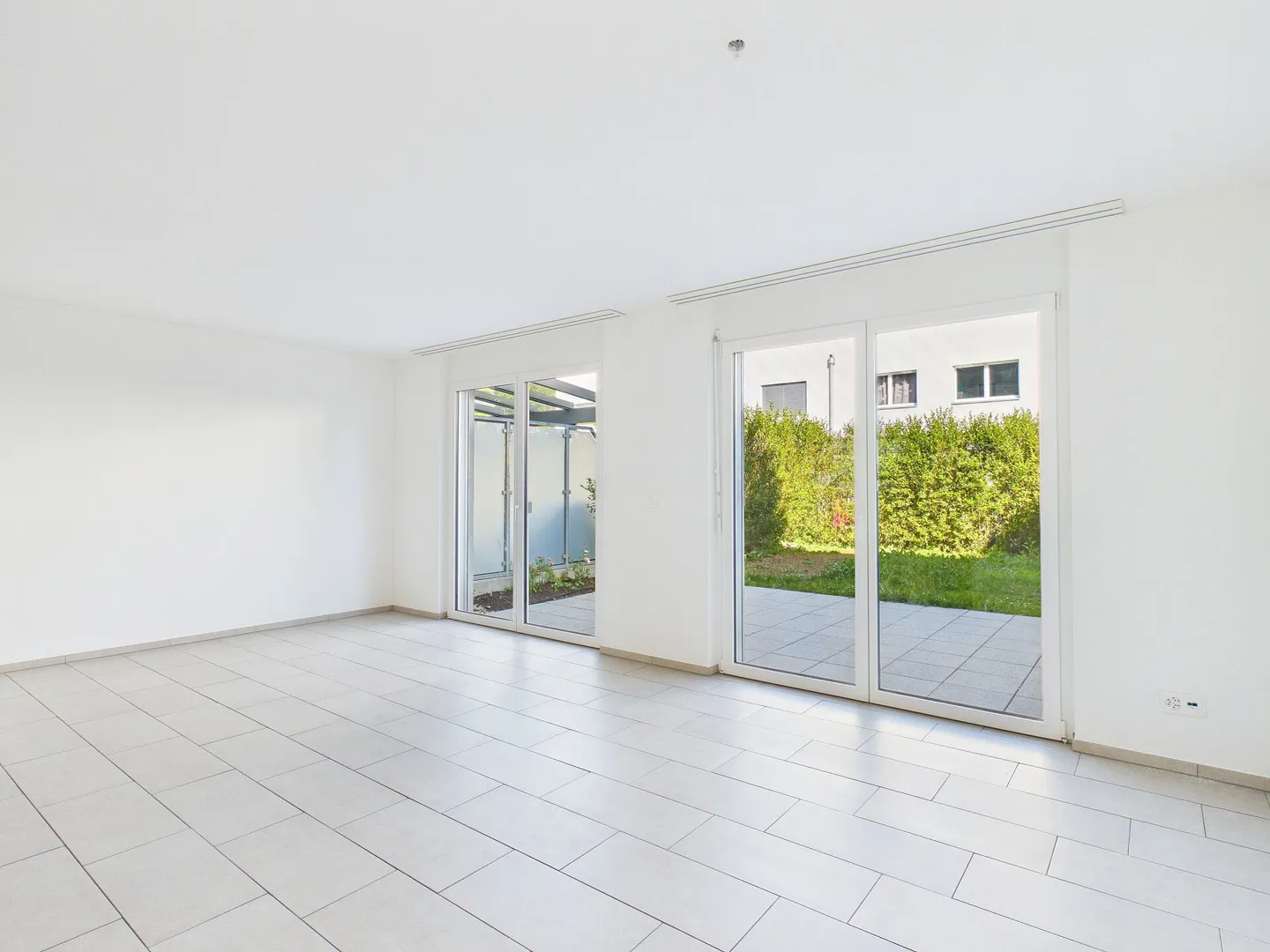 Spacious and light-filled family townhouse - Photo 7 of 20