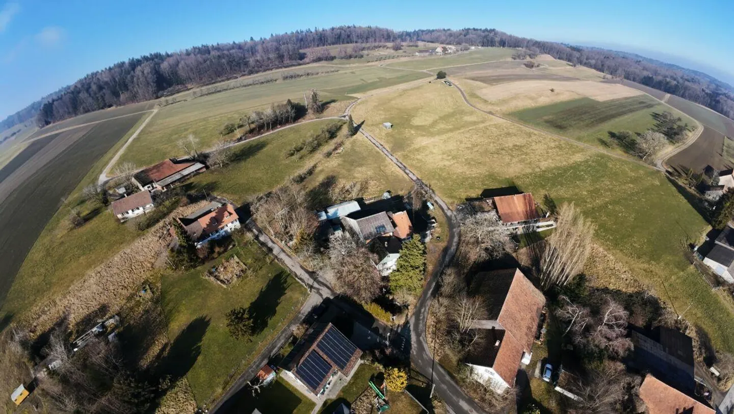 Perfect plot for multi-family house - 1,875 m² village zone 2 - Photo 8 of 18