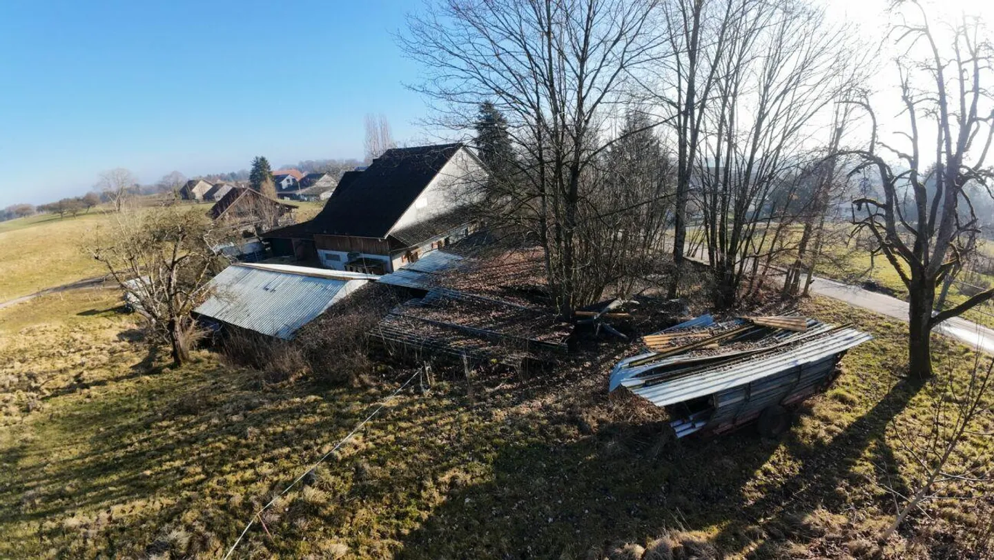 Perfect plot for multi-family house - 1,875 m² village zone 2 - Photo 16 of 18