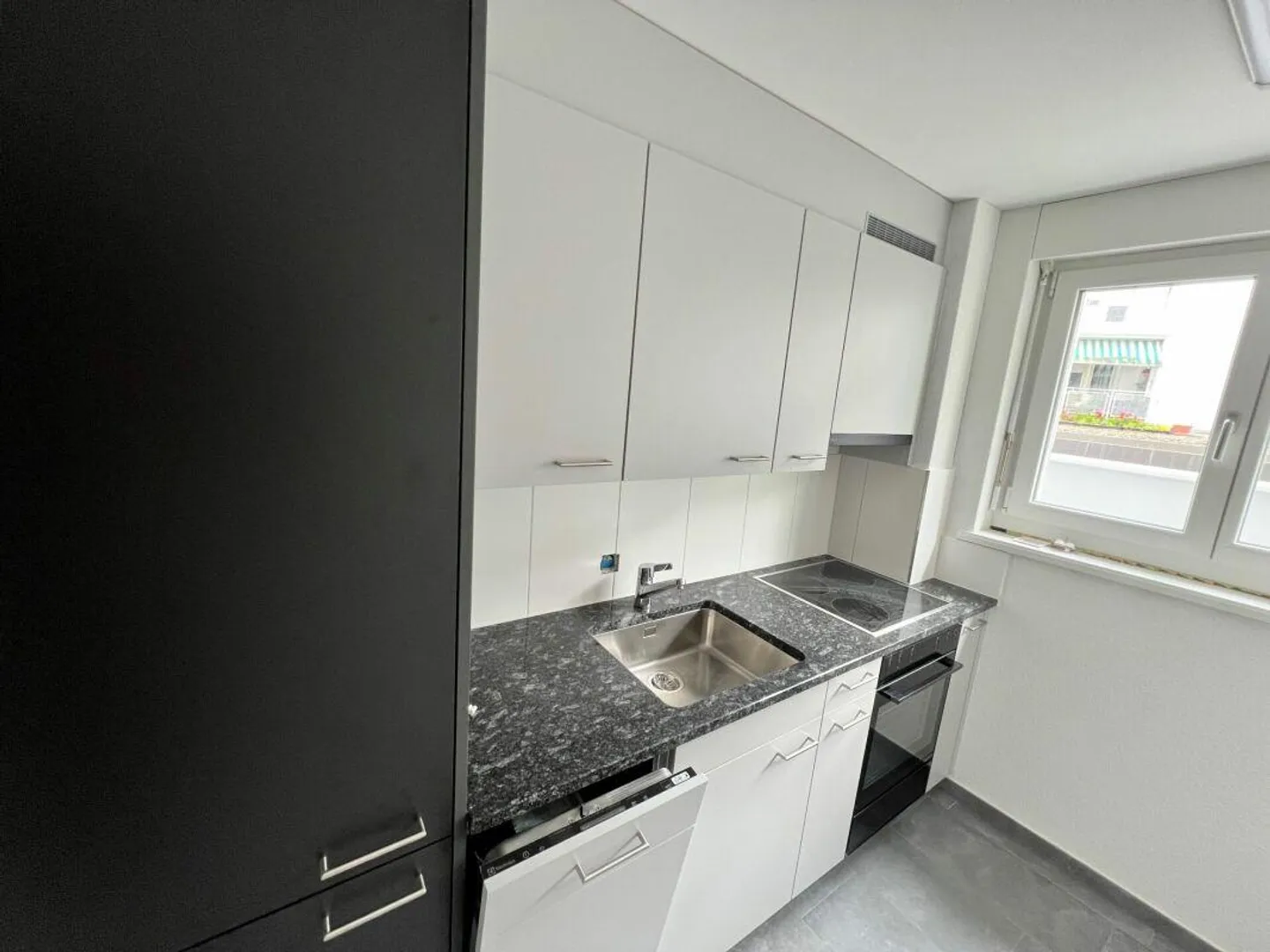 Appartement fraîchement rénové au centre de la ville de Saint-Gall - Photo 2 sur 7