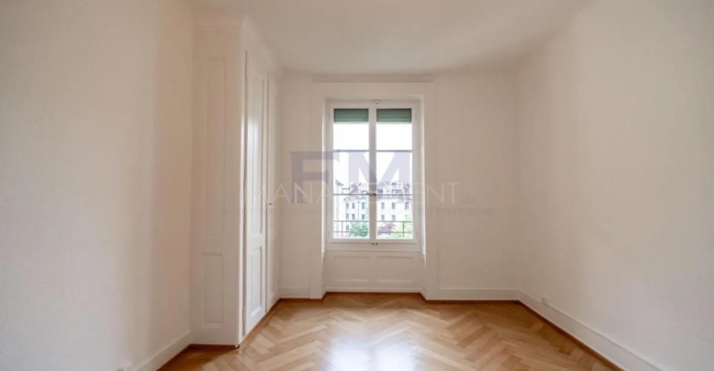 Cluse-Hôpital - Rue Barthélémy-Menn - 5 Zimmer im 4. Stock, ca. 100m2 - Foto 2 von 13