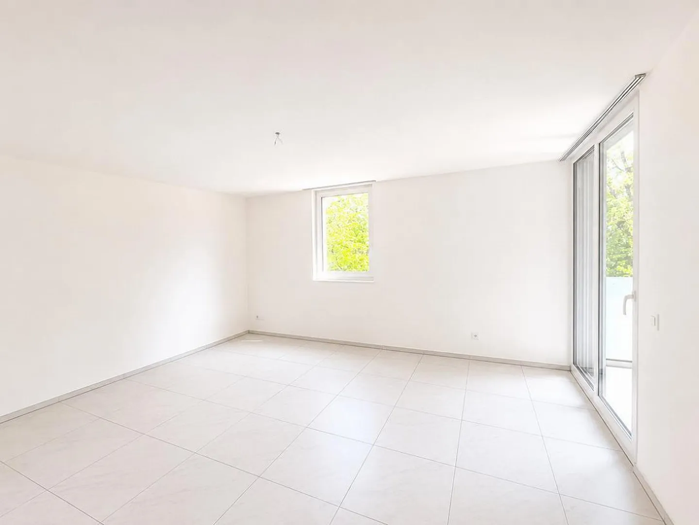 RIVERA - FOR RENT 4.5 ROOMS WITH TERRACE - Photo 8 of 12