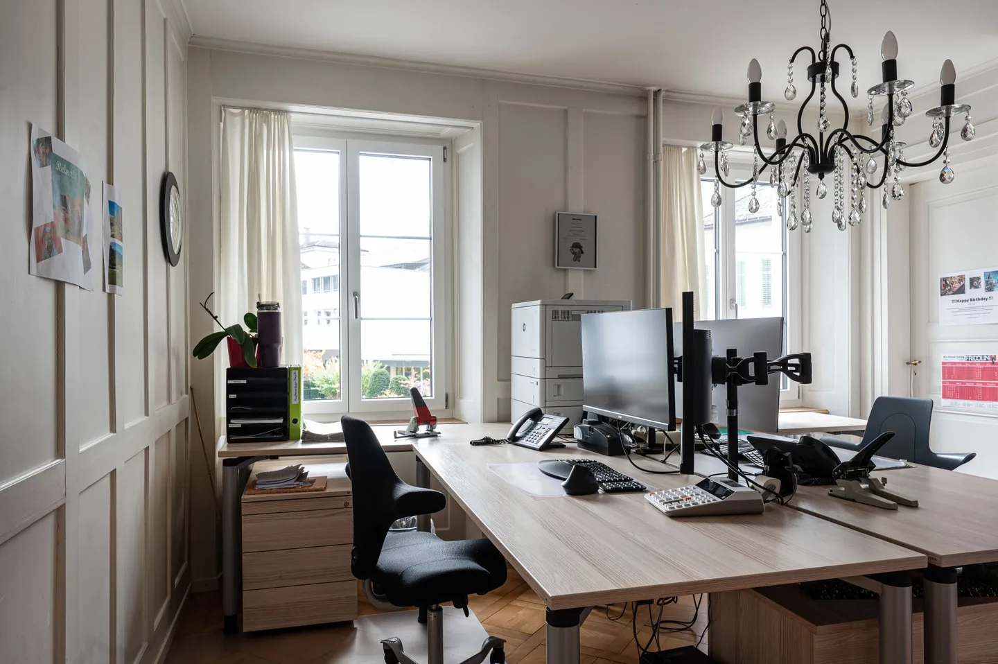 Sehr gepflegtes, stilvoll renoviertes Stadthaus mit zwei Wohnungen, Büroräumlichkeiten und Atelier - Foto 14 di 32