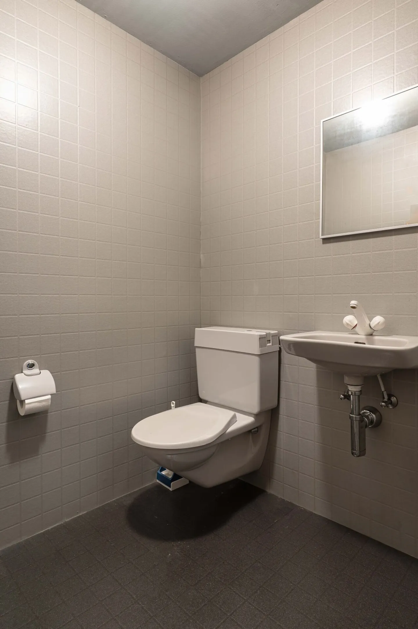 Sehr gepflegtes, stilvoll renoviertes Stadthaus mit zwei Wohnungen, Büroräumlichkeiten und Atelier - Foto 30 di 32