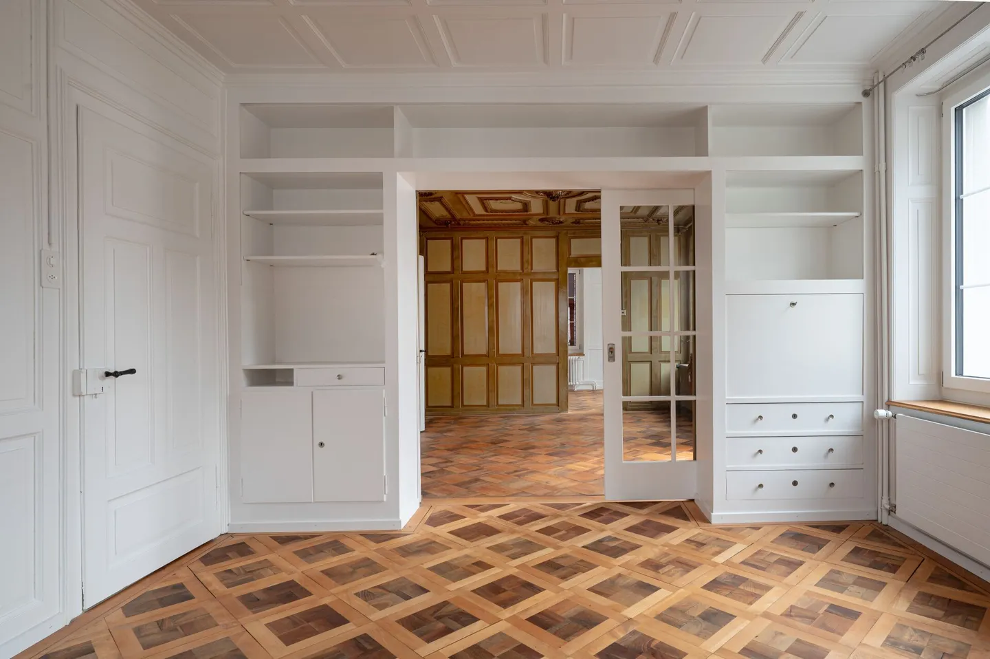 Sehr gepflegtes, stilvoll renoviertes Stadthaus mit zwei Wohnungen, Büroräumlichkeiten und Atelier - Foto 24 di 32